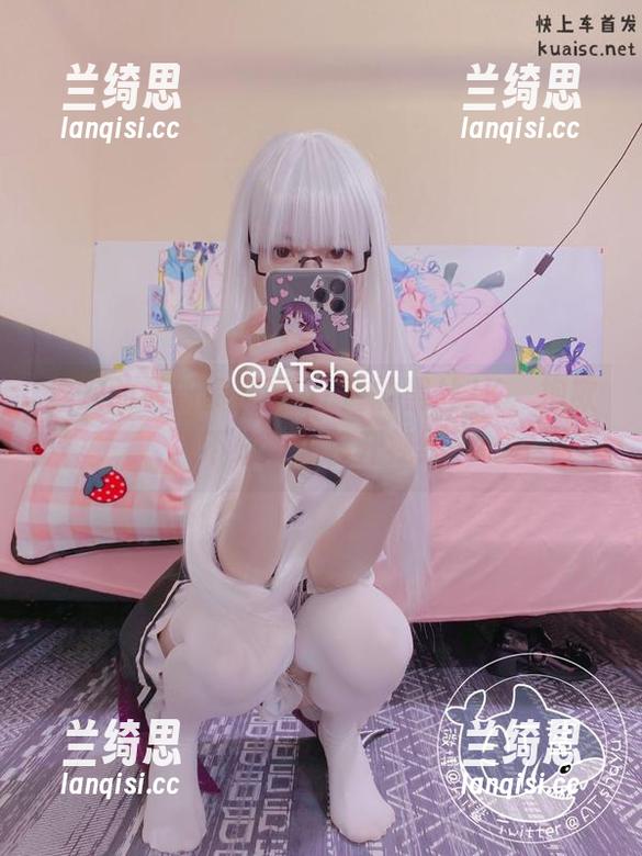 这次的最新资源是AT鲨的黑丝JK，抱歉，不好意思移开视线…