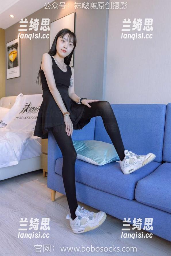 BoBoSocks袜啵啵 - 校服裤里的稚予，细腻的味道渐渐释放——不会让你失望的写真图包