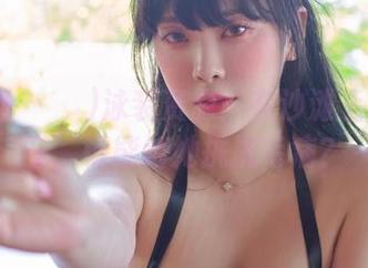 Dami(퀸다미)泳装资源：在沙滩上姿态万千，谁能给她挑挑毛病？