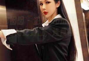 Feilin嗲囡囡 – 芷儿Momoko的美脚作品，定制得如此到位，连我都想亲自试试。