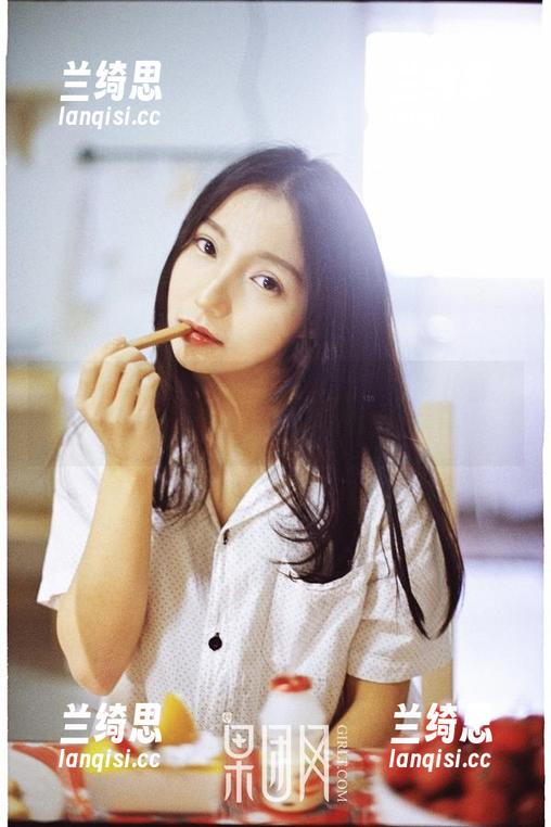 GIRLT果团网 - 被通灵儿的私房女仆图集深深吸引，那种惹人怜的样子…