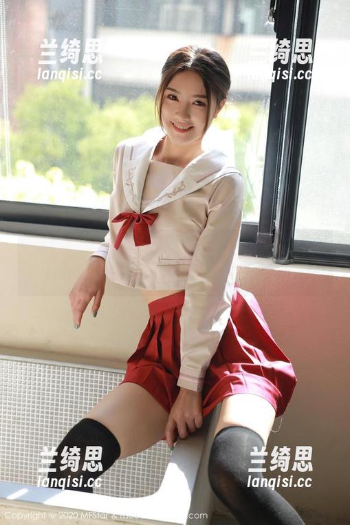 MFStar模范学院 - 看妞妞koko的丝袜写真，原图里就像有个小叫兽在低语…