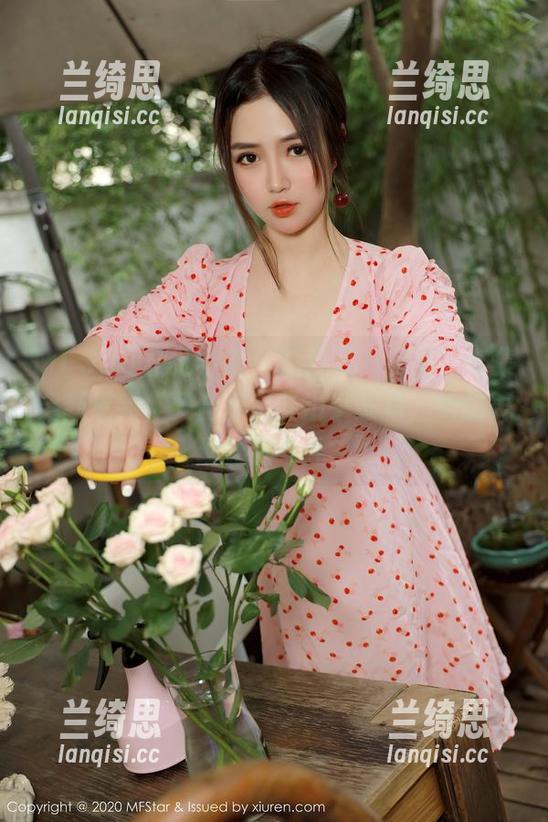 MFStar模范学院 - 李可可“秘书”合集全新更新，契合得有些出乎意料，她的表现让我意外。