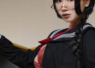 又是PAKI草莓酱的御姐时刻，这图集也太惹火了，让我肝肠寸断！