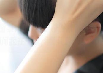 免费图集：ROSI的校服扯淡复兴之旅，别问我在干嘛，我只是在欣赏哟！