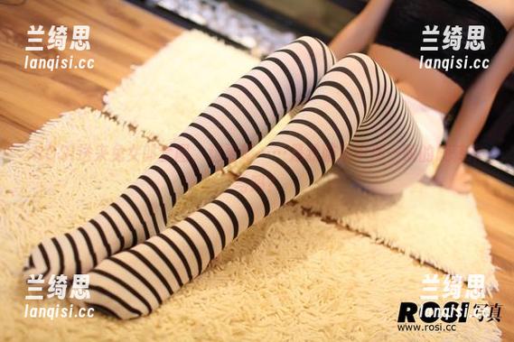 ROSI送来兔女郎套图，这更新……是我脑海中那一瞬的旋转木马吗？
