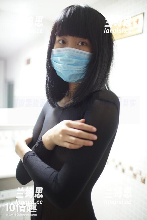 别被黑边蕾丝欺骗了，ROSI的套图其实藏着另一面