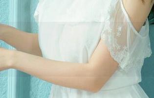 UGirls尤果网 – 王语纯的自拍，原图放光彩，图集里有没有美食，我很想知道