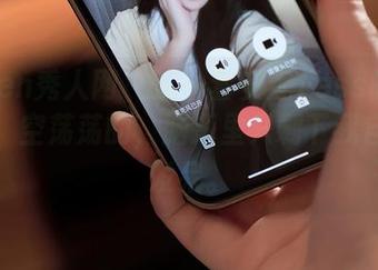 Xiuren秀人网 – 这一套安妮Tess的镂空写真，空荡荡的，脑海里只剩下我自己在发呆。