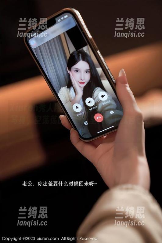 Xiuren秀人网 - 这一套安妮Tess的镂空写真，空荡荡的，脑海里只剩下我自己在发呆。