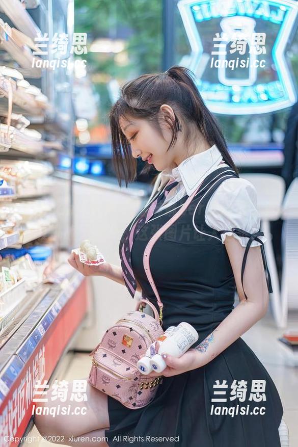 Xiuren秀人网 - 潘琳琳ber的短裤，真敢挑战无圣光，这张图片让人逗乐！
