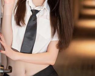 Xiuren秀人网 – 白浅浅的校服写真，有种轻松氛围，无圣光下的味道真让人捉摸不清。