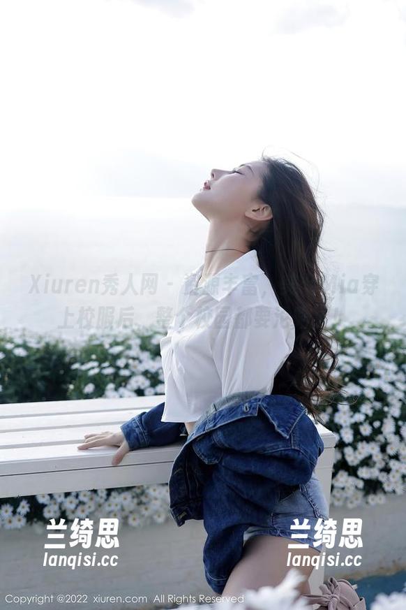 Xiuren秀人网 - 资源丰富，美七Mia穿上校服后，整个校园都要沦陷了！