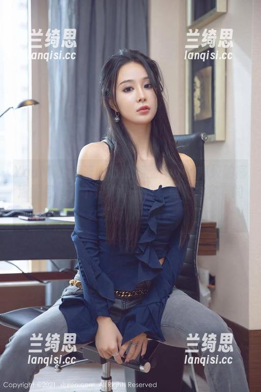 YouMi尤蜜荟 - 随意翻翻laura阿姣的高清图包，想不到她是一位“眼见为实”的女孩呀，哈哈。