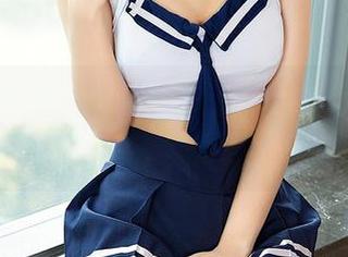 YouMi尤蜜荟 – 陈宇曦的制服新解，看来不只是上班时穿的那点事儿。