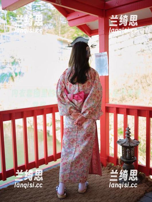 内衣套图里的wuyo(우요)，有点不走寻常路，但好像也无可厚非？
