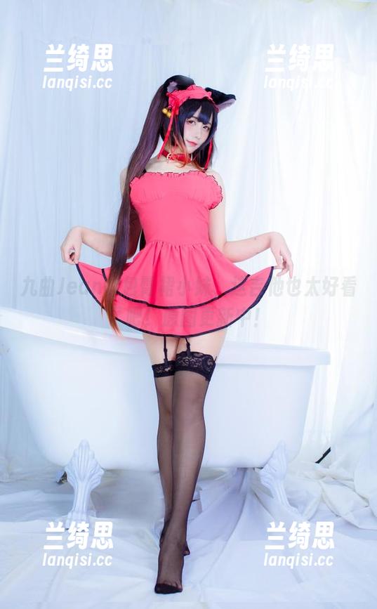 九曲Jean的包臀裙小妹，这吉他也太好看了吧！原图更新中！