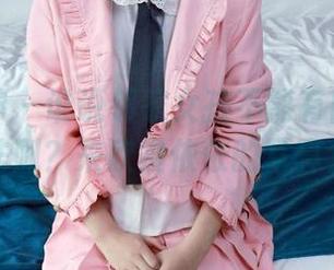 初夏女神 – 谁说邻家女孩不能有自己的学习法则？来欣赏依依的写真套图