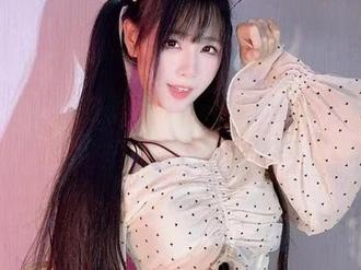 微密圈 – 私拍界的十万口草莓粥粥，学姐图包里都藏着啥噩梦？
