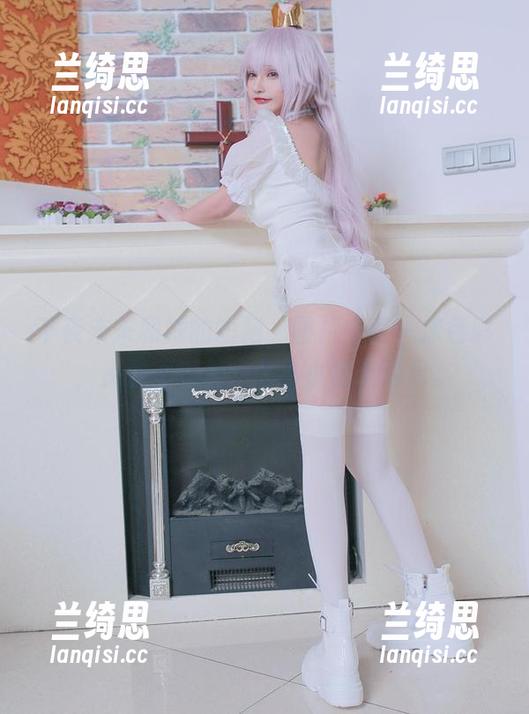 千夜未来和她的短裙，图片中的一抹色彩，资源不过是一个小小调剂而已。