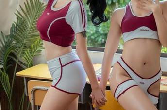 奈汐酱Nice与她的女孩图集：你会被这清冷的气息吸引吗，赶紧下载试试