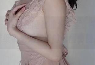 微密圈 – 陶醉在睡衣的温柔里，牛奶般的奶宝妹纸带来无圣光的原图慢慢品味。