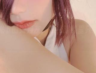 无圣光下的如月灰，晚礼服照里只剩迷离和挑逗
