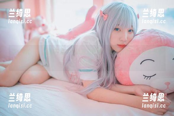姜仁卿(강인경)的DJAWA泳池边图包：水花四溅，也是多少小心思