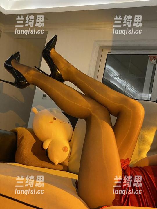 微密圈 - 美图精选：安妮yoo的网状大镂空，你敢引气眼吗？