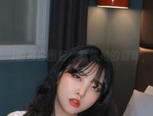 宋哈娜(송하나)的黑白图包：就像她的咖啡，浓郁又清新