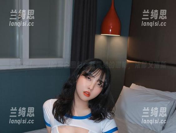 宋哈娜(송하나)的黑白图包：就像她的咖啡，浓郁又清新