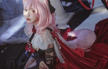 宫本樱的白衬衫美图：你以为是真衣服，实际上是大风刮的气质！
