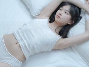 少女秩序定制图集：白丝休闲短裤，搭配起来有点小意思，不说你也明白。