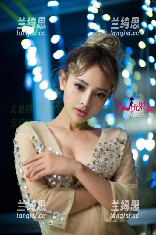 尤果网 - 靳宝没带圣光，一秒化身邻家淘宝店的“天使”！这图集也太真实了吧。