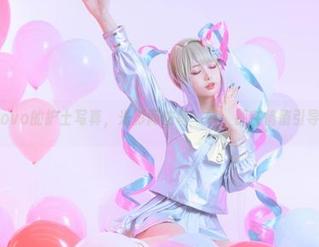 尤猫醒醒ovo的护士写真，光影间的每一帧，都在悄悄引导你推测。