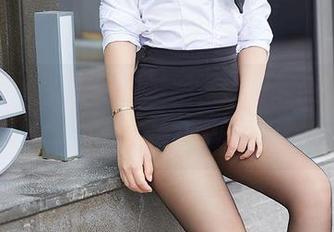 尤蜜荟 – 文静儿的美图，不小心跨入了神秘领域的边界…