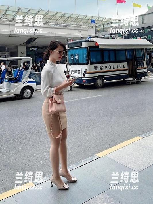 微密圈 - 张老师：No圣光，只要油光，就够vipi的写真！