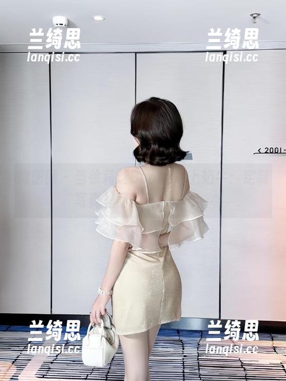微密圈 - 当徐莉芝Booty遇上奶牛：定制写真里面的私心陪伴。