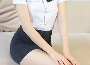 推女神 – 看！小九Vin最新照片里，奶牛不仅仅是伙伴，还有一种温柔的陪伴。