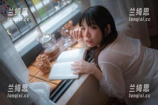 内衣与‘cas’的碰撞：无颜小天使wy的私密图包精选