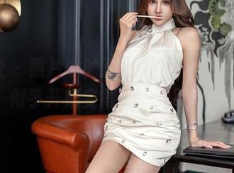 星颜社 – 照片中的温心怡，白丝的陪衬下，似乎开始变得微妙又不安分。