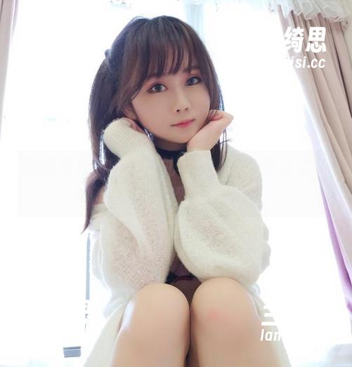 翻阅是依酱吖的婚礼写真，连花都为之羞涩