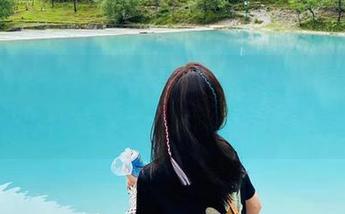 微密圈 – 合集里尽是林子琳喵的和服，一点儿都不传统，可爱得令人窒息。