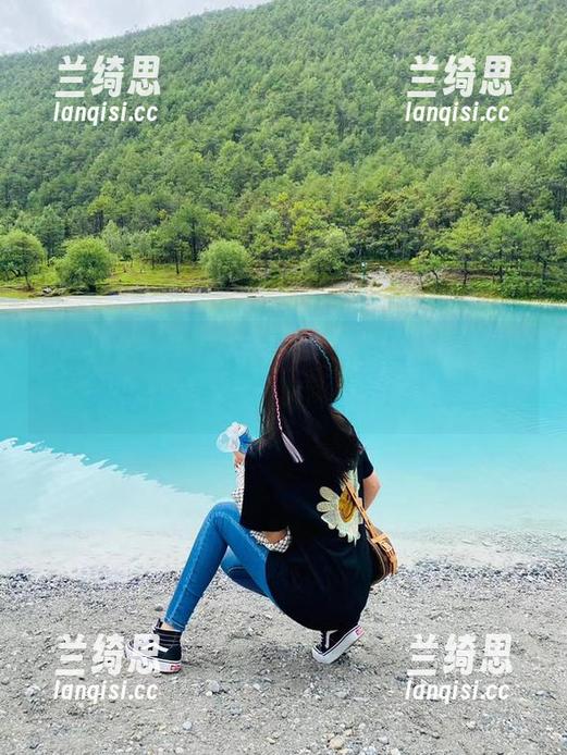 微密圈 - 合集里尽是林子琳喵的和服，一点儿都不传统，可爱得令人窒息。