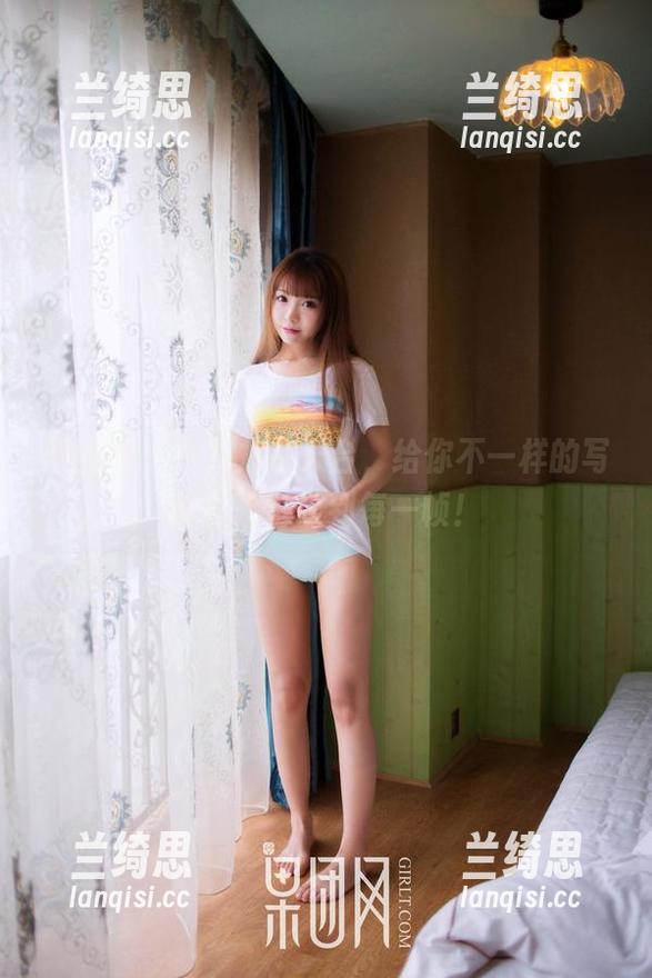 果团网 - 小九九在天台，给你不一样的写真体验，萌到每一帧！