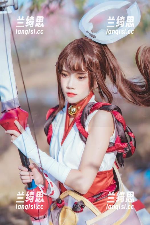 原图中心理战：桜桃喵写真集，水里隐藏的未成熟暗示