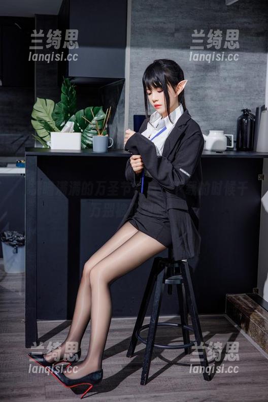 桜桃喵满满的万圣节写真，下载的时候千万别被吓到啊！