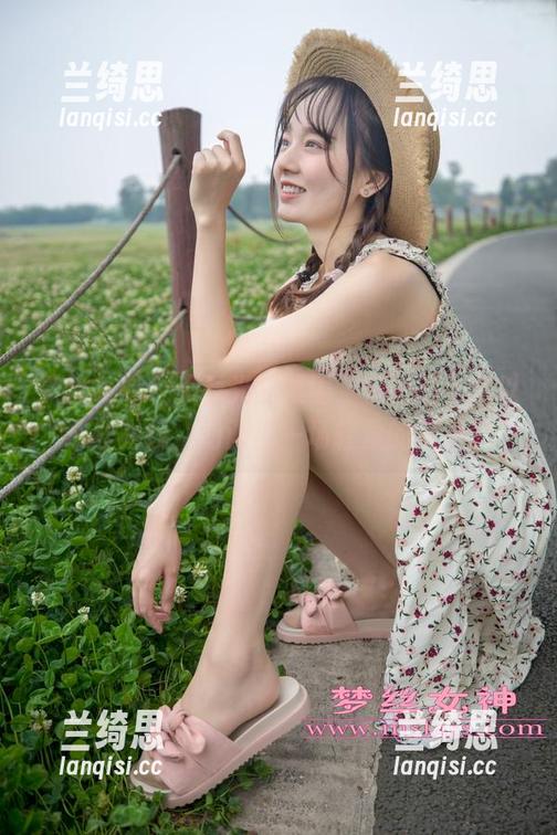梦丝女神 - 无圣光的氛围，宁夏的作品以灰丝为线，勾画出一场轻盈的漫游。