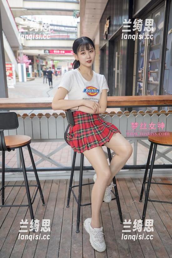 梦丝女神 - 精品图库：王娇娇的办公室，让人想“加班”