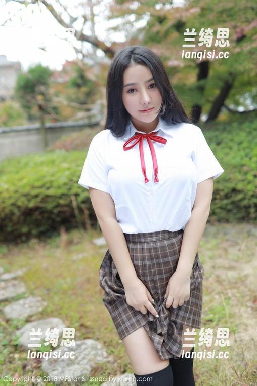 模范学院 - 程程CC的最新美腿套图，这腿啊，走路都带风！